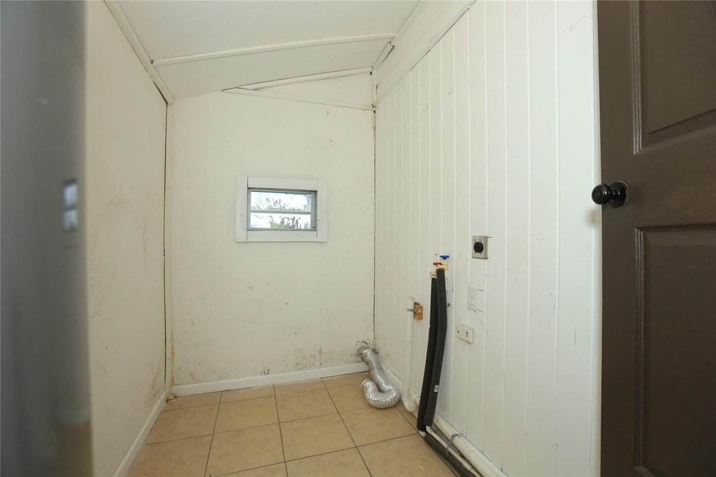 713 S Valderas Street - Photo 7