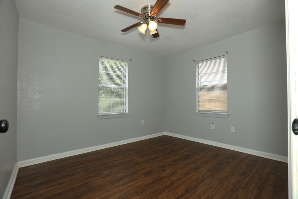 713 S Valderas Street - Photo 5