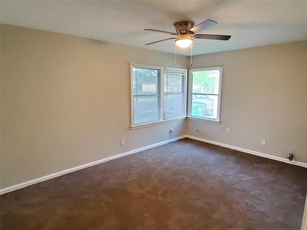 5318 Doulton Drive - Photo 2