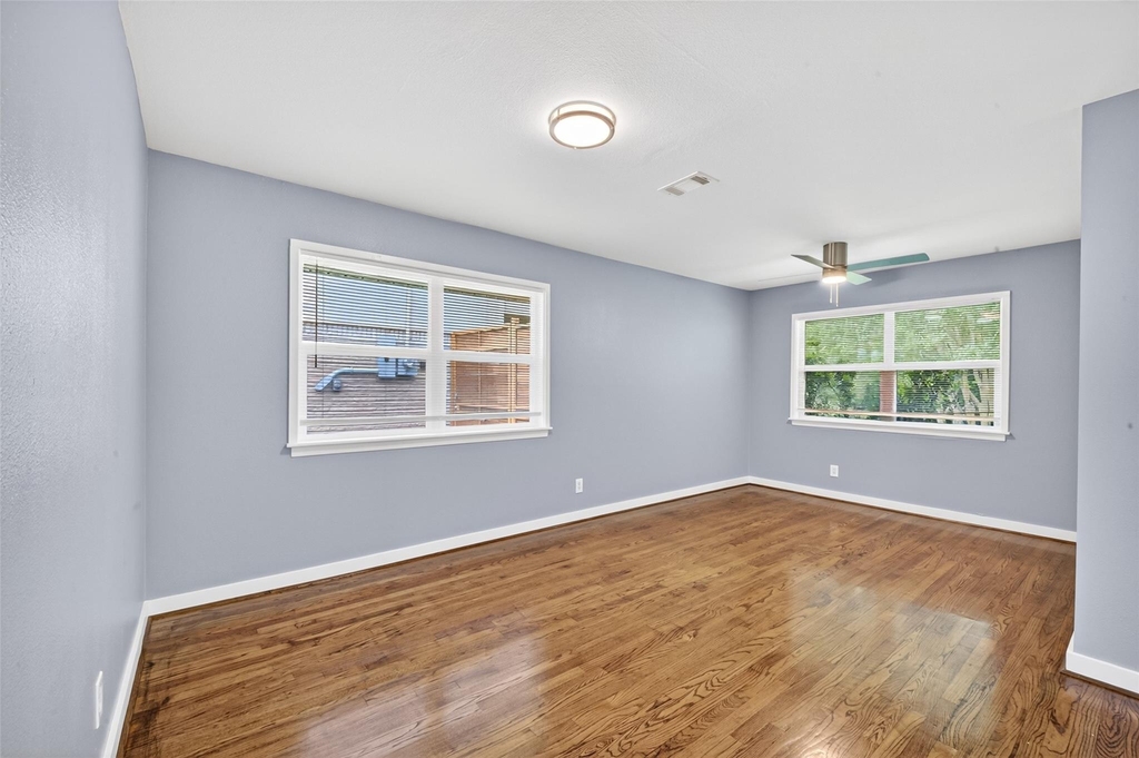 11226 Huggins Drive - Photo 14