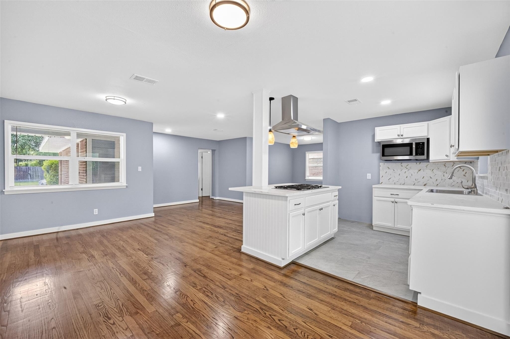 11226 Huggins Drive - Photo 8