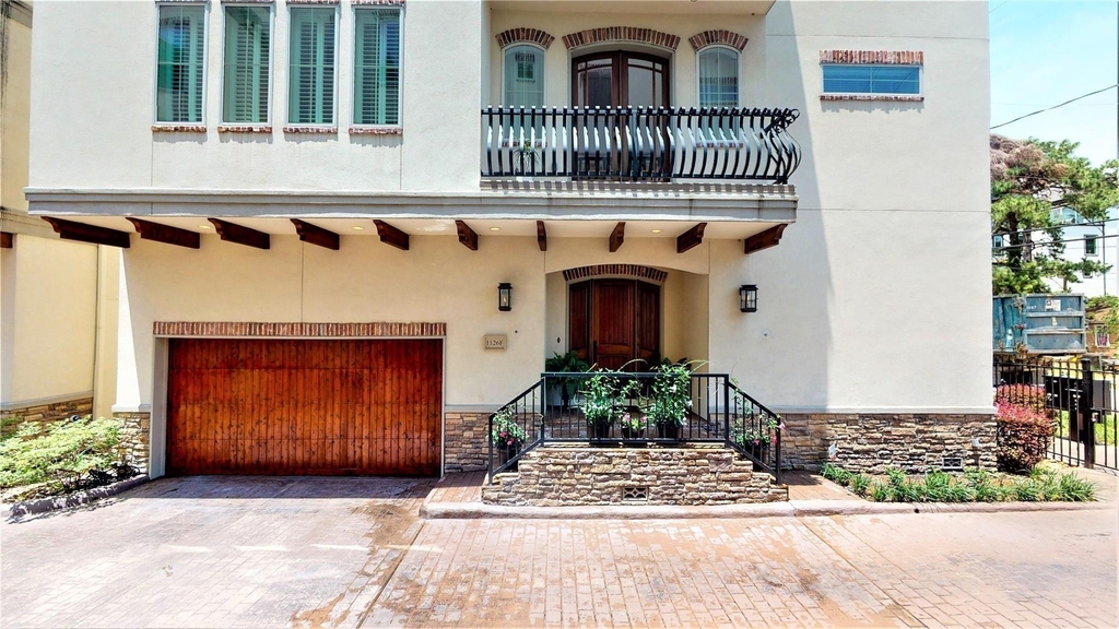1126 W West 16th Street - Photo 3