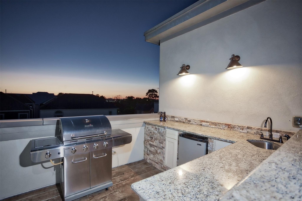 1126 W West 16th Street - Photo 6