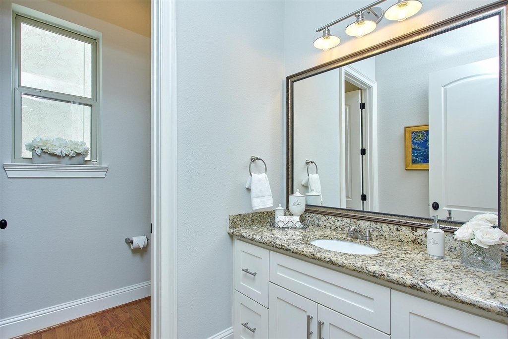1126 W West 16th Street - Photo 26