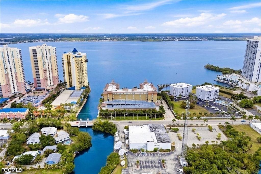 2825 Palm Beach Boulevard - Photo 32