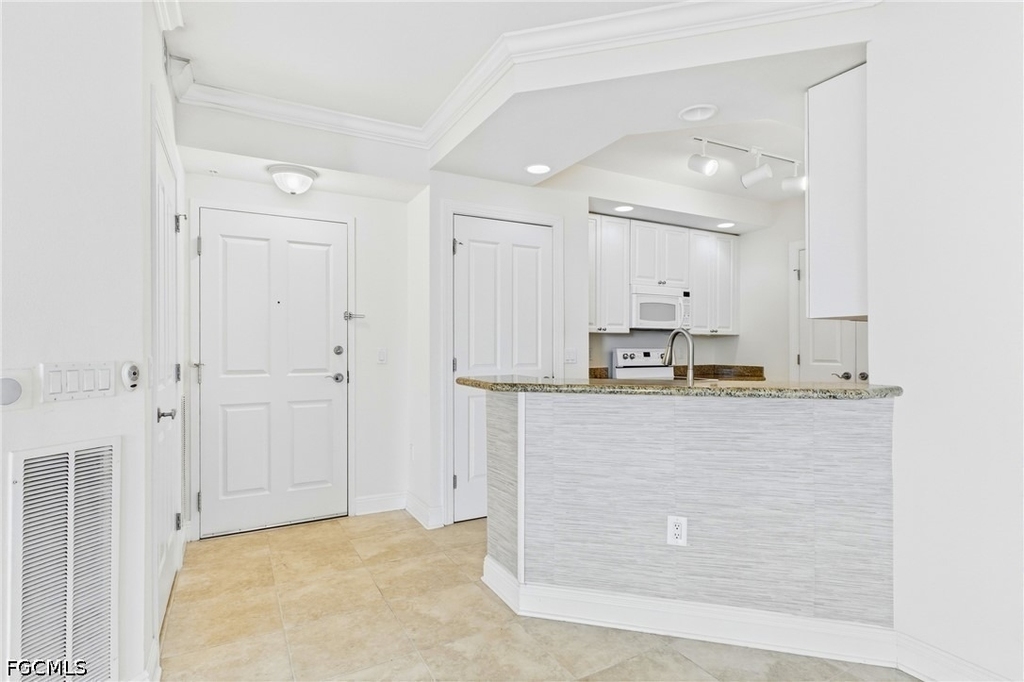2825 Palm Beach Boulevard - Photo 6