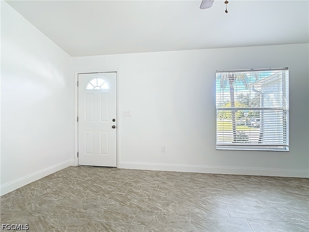 18522 Robinson Avenue - Photo 2