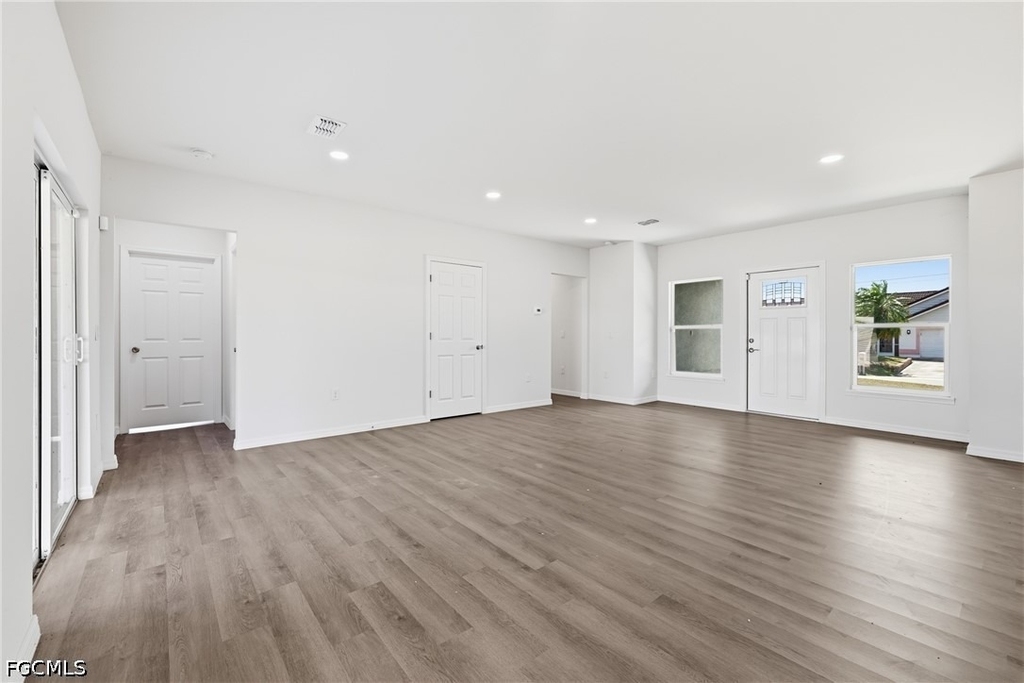 1406 Ford Circle - Photo 3
