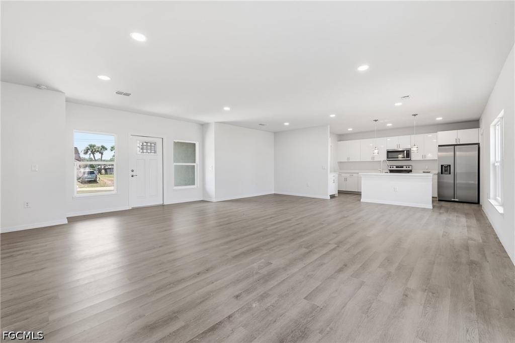 1406 Ford Circle - Photo 5