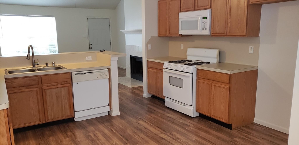 18914 S Wimbledon Drive - Photo 2