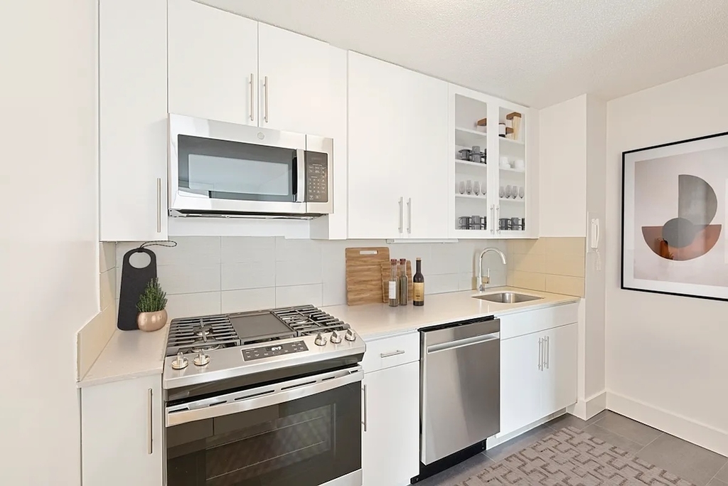 E 27th st - Photo 1