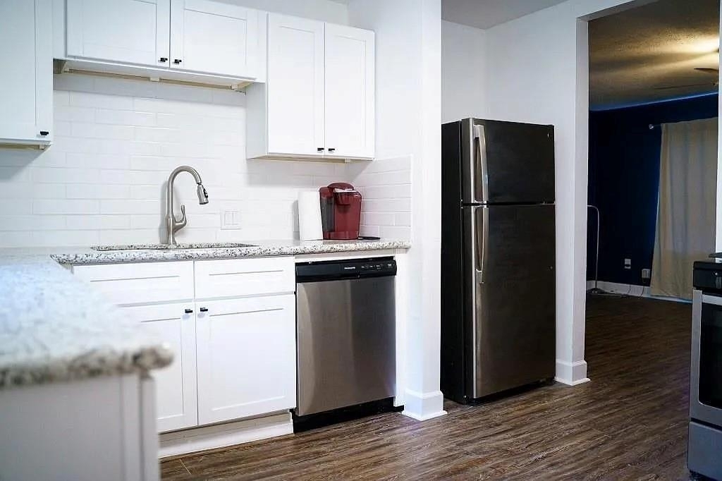 5211 Myrtlewood Street - Photo 3