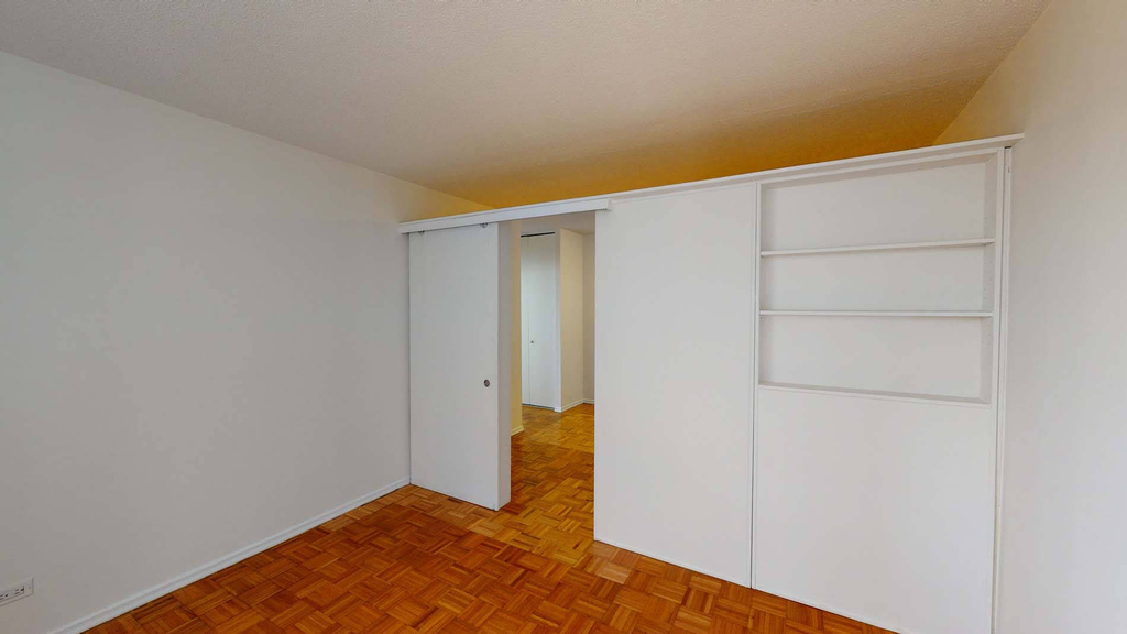 401 E 34th St - Photo 3