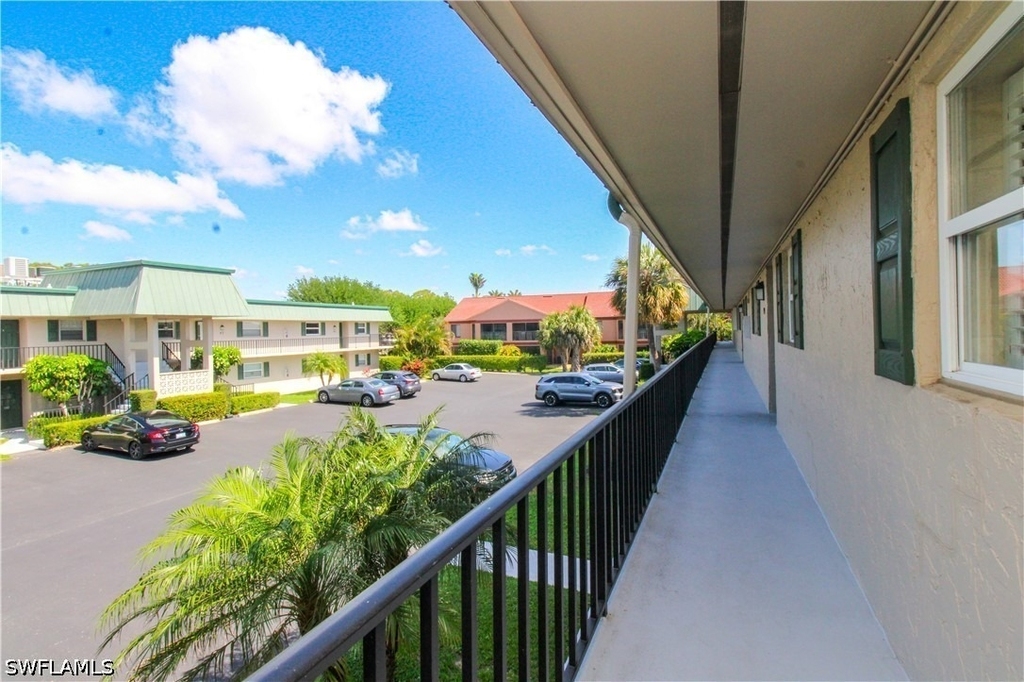 600 Valley Stream Drive - Photo 4