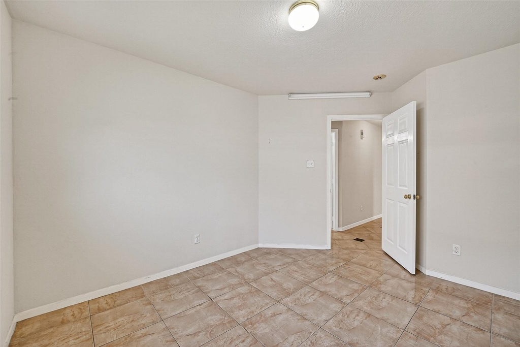 9918 Pierre Court - Photo 14
