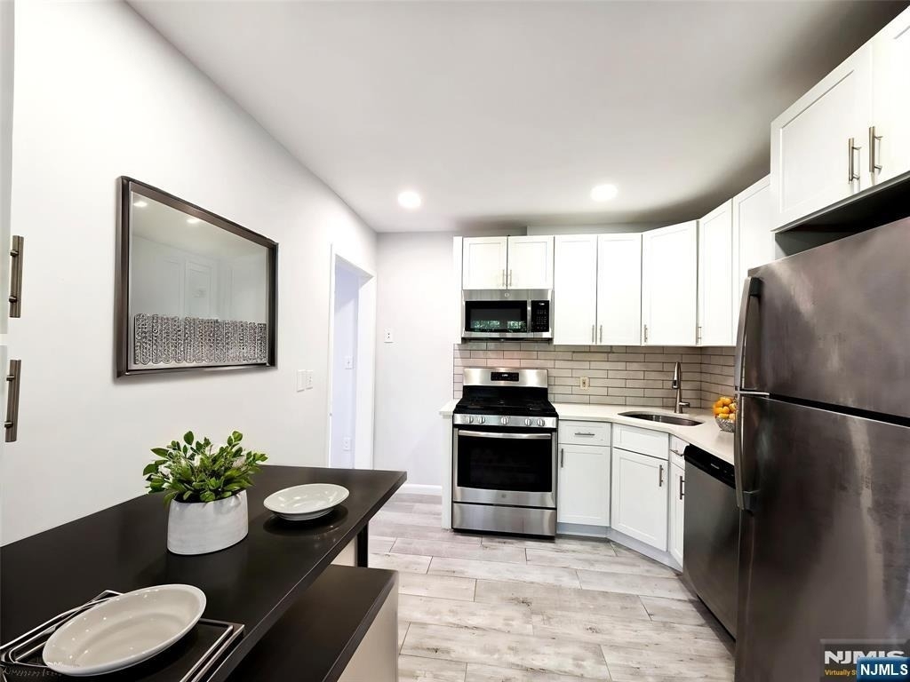 616 Grand - Photo 2