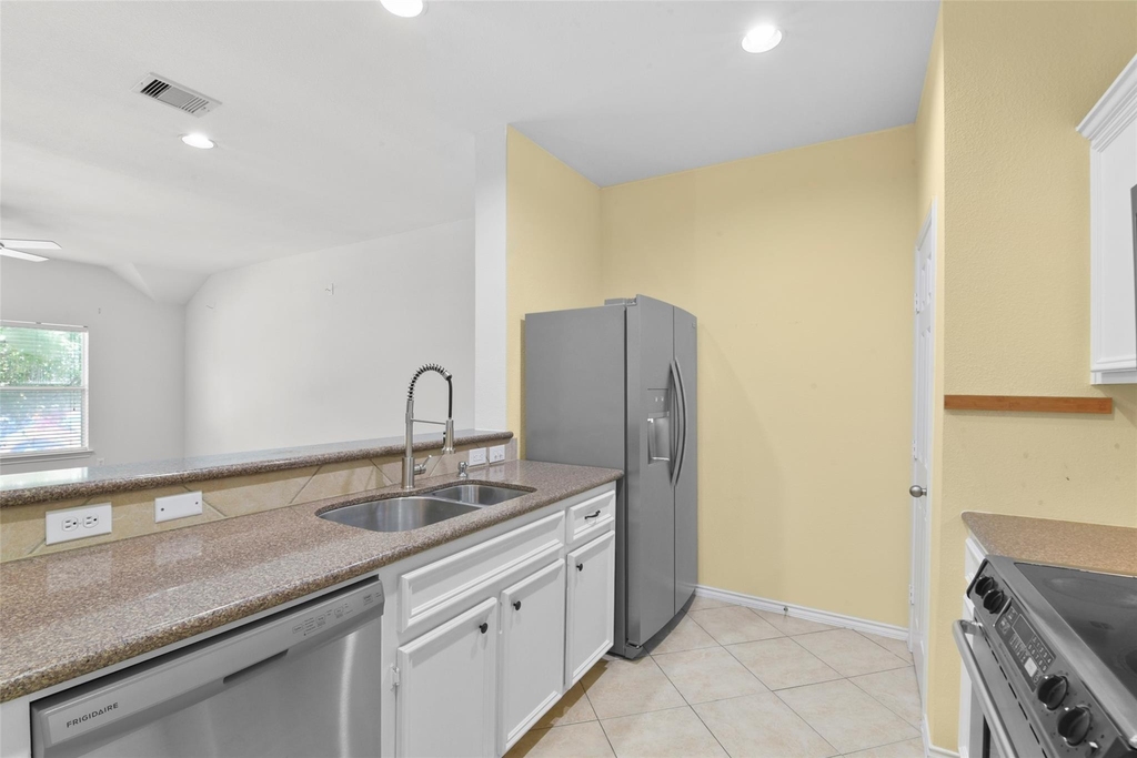 2711 Polk Street - Photo 15