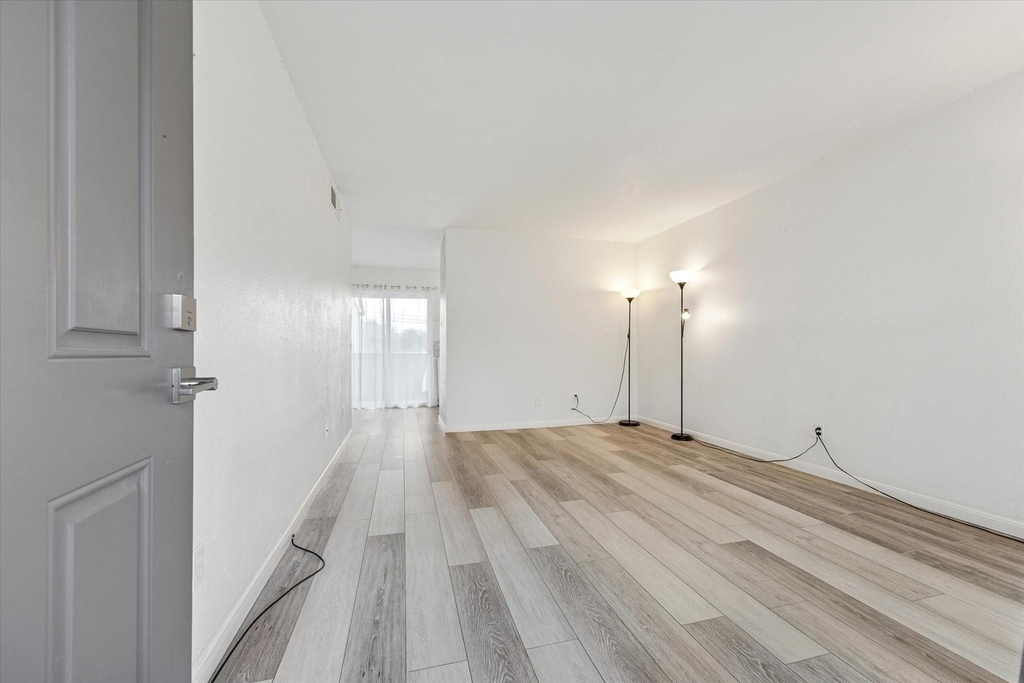 4450 Sherwood Lane - Photo 7