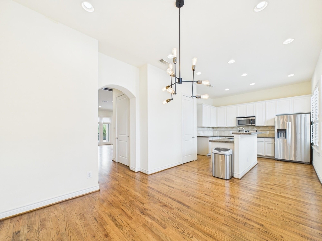 11025 Sherwood Grove - Photo 18