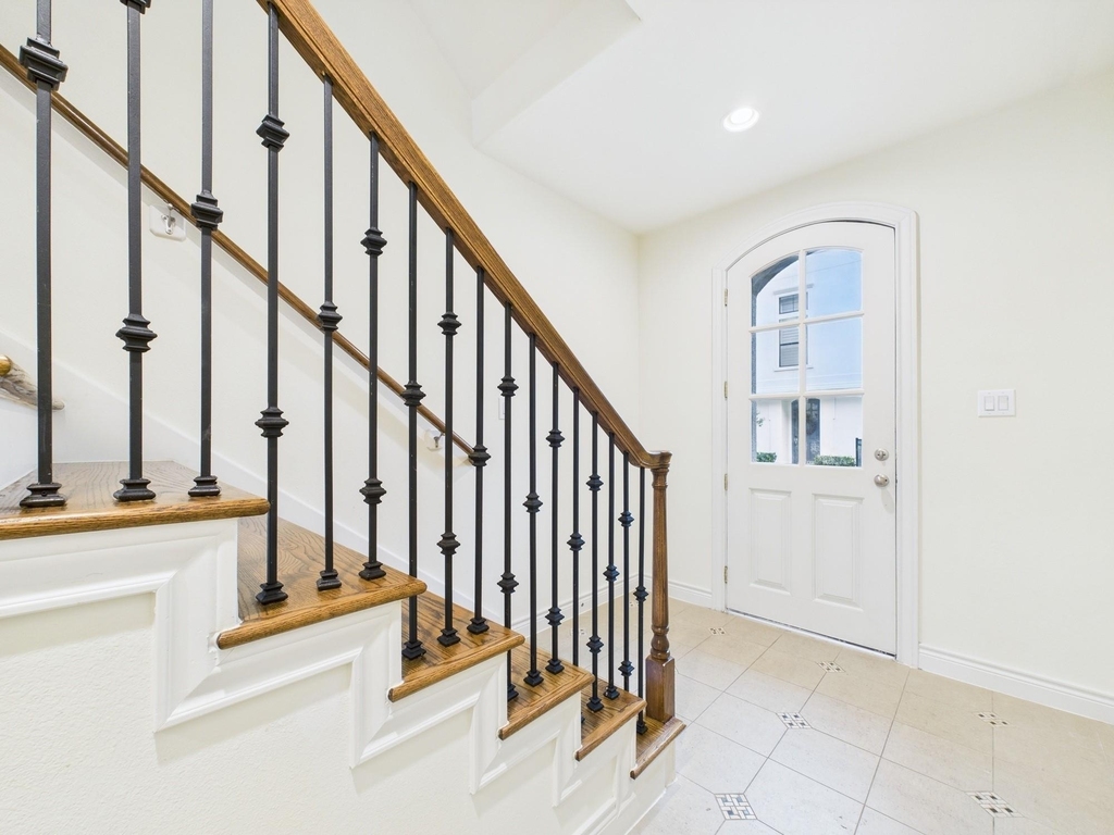 11025 Sherwood Grove - Photo 1
