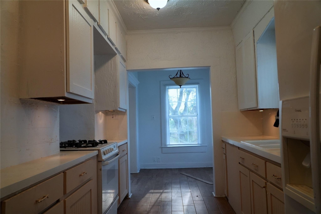 24206 Longenbaugh Road - Photo 18