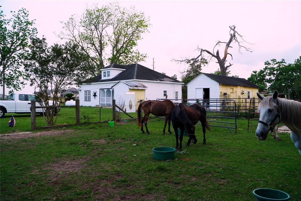24206 Longenbaugh Road - Photo 40