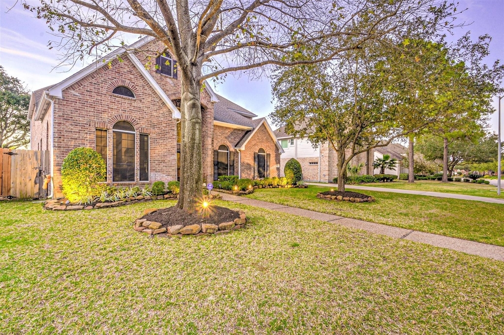 1914 Sand Hollow Lane - Photo 4