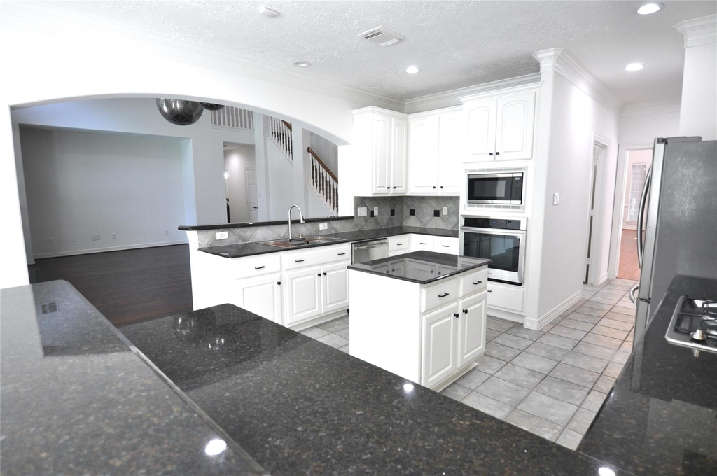 1914 Sand Hollow Lane - Photo 18