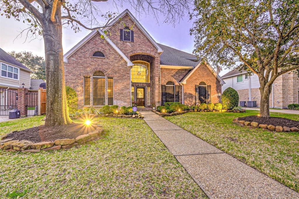 1914 Sand Hollow Lane - Photo 2