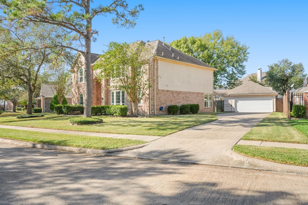 16322 Drystone Lane - Photo 2