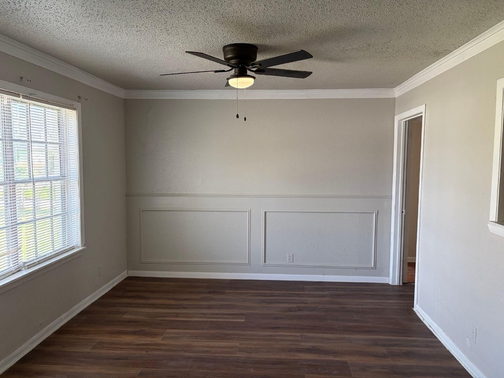 5530 Lakefield Drive - Photo 2