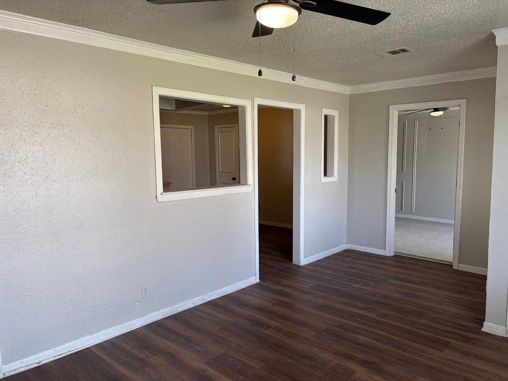 5530 Lakefield Drive - Photo 3