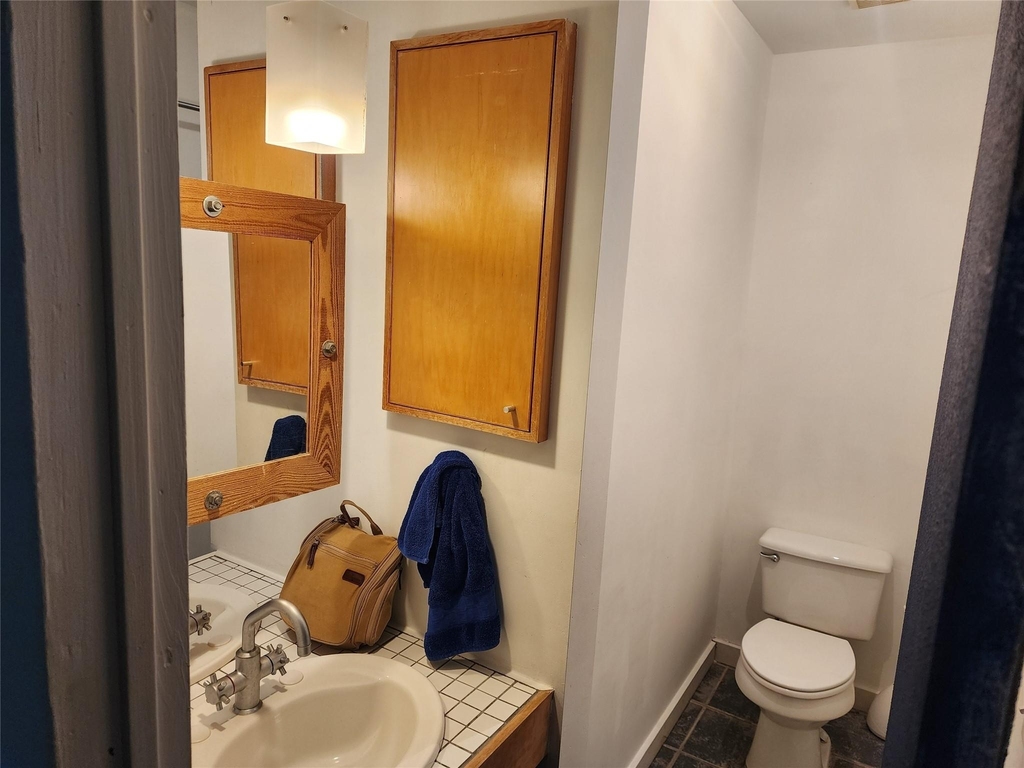 617 E 12th 1/2 Street - Photo 10