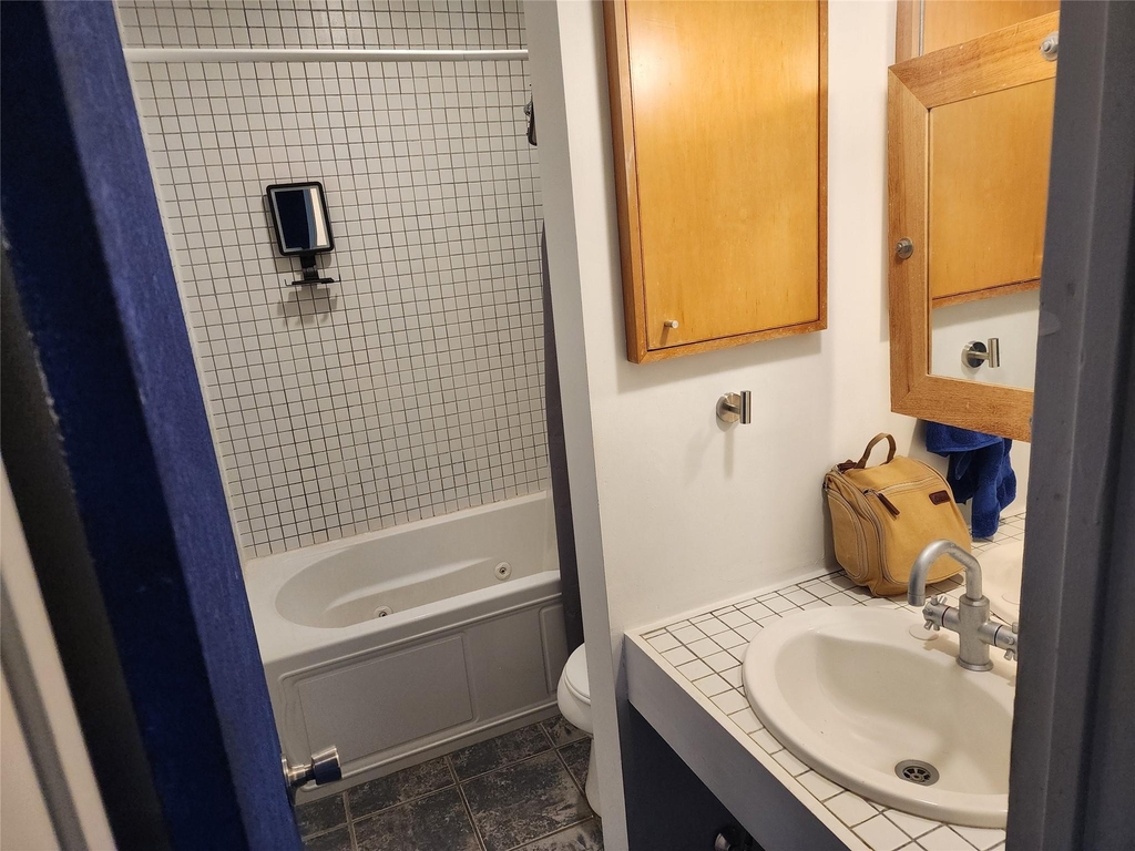 617 E 12th 1/2 Street - Photo 9