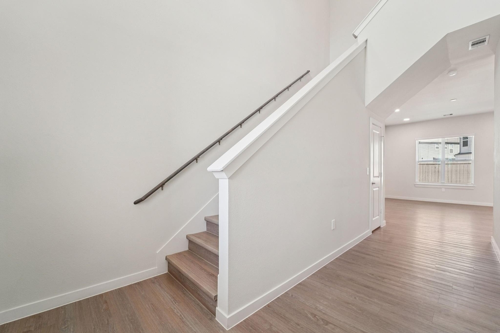 21931 Bobby Meadow - Photo 5