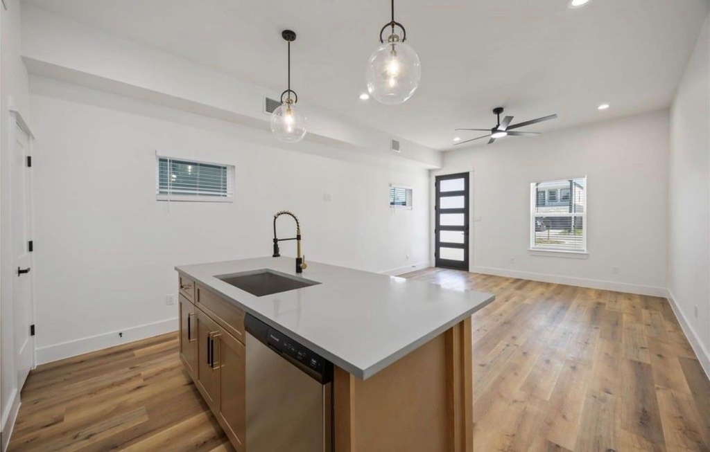 8011 Cora Street - Photo 3