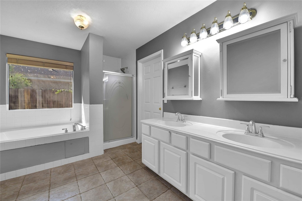 27186 Kings Manor Drive S - Photo 18