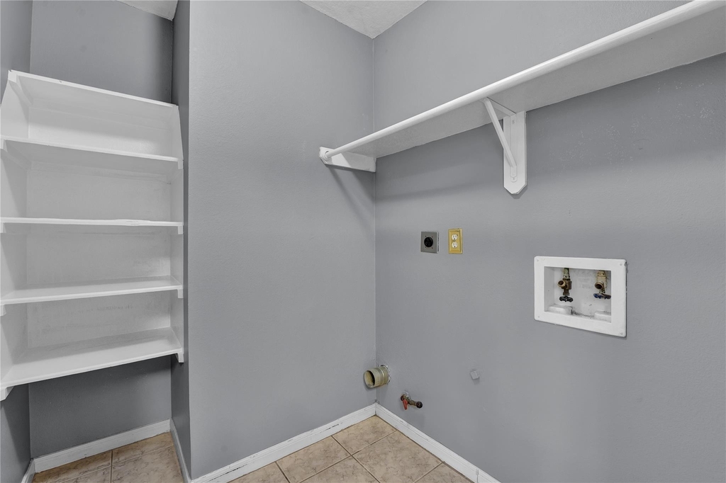 27186 Kings Manor Drive S - Photo 14