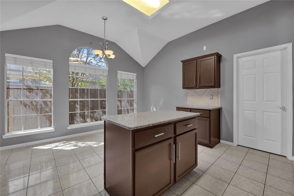 27186 Kings Manor Drive S - Photo 12