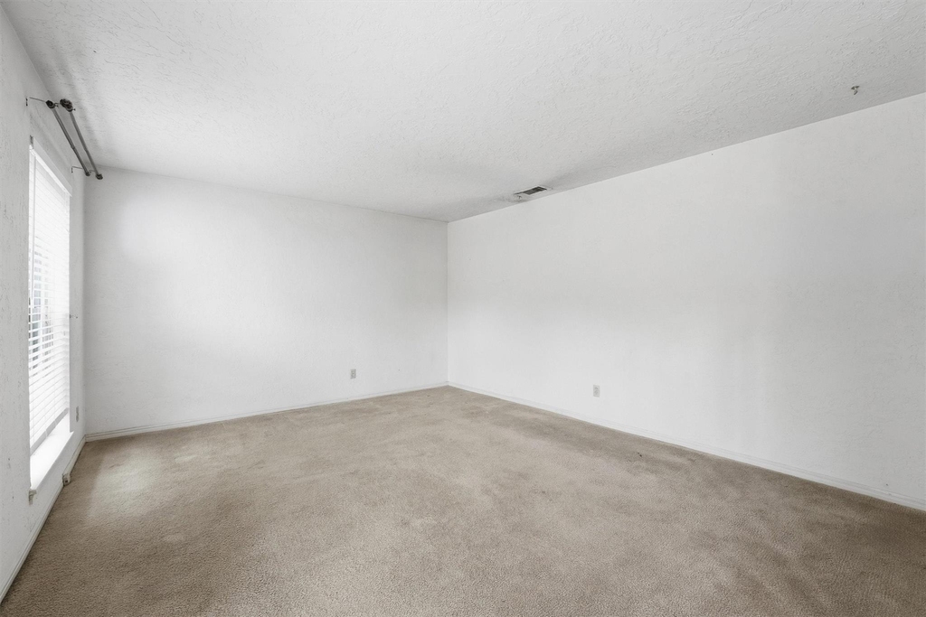 8115 Theisswood Road - Photo 6