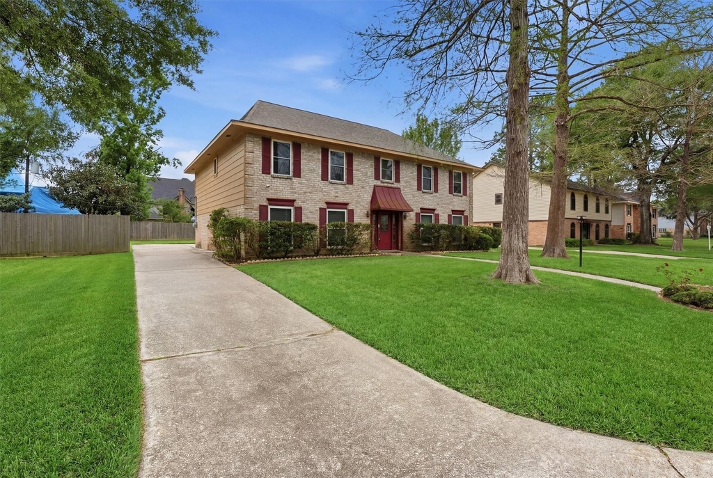 8115 Theisswood Road - Photo 1