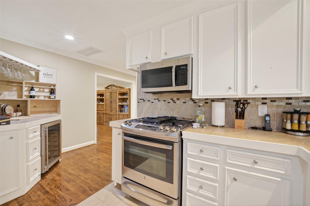 11230 Huggins Drive - Photo 13