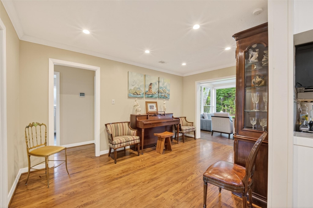 11230 Huggins Drive - Photo 8