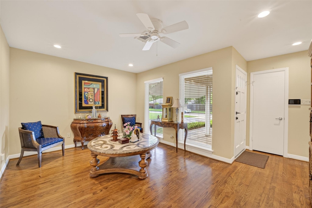 11230 Huggins Drive - Photo 5