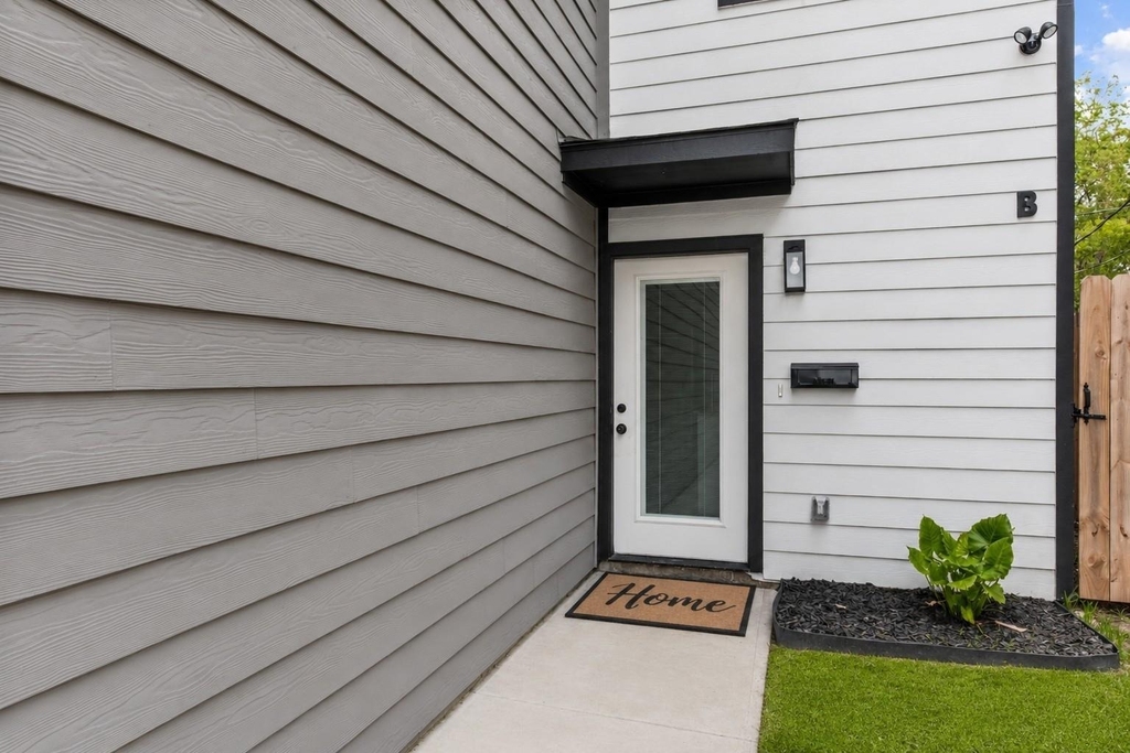 8161 Tate Street - Photo 1