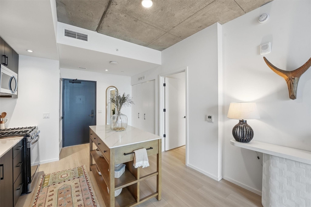 5501 La Branch Street - Photo 6