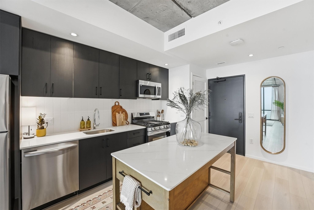 5501 La Branch Street - Photo 5