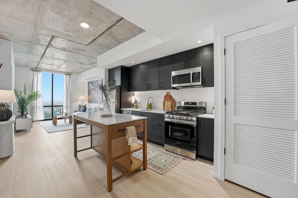 5501 La Branch Street - Photo 4
