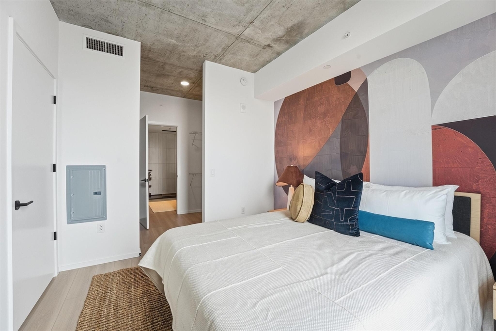 5501 La Branch Street - Photo 13