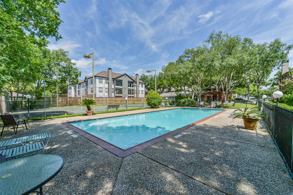 10811 Richmond Avenue - Photo 1